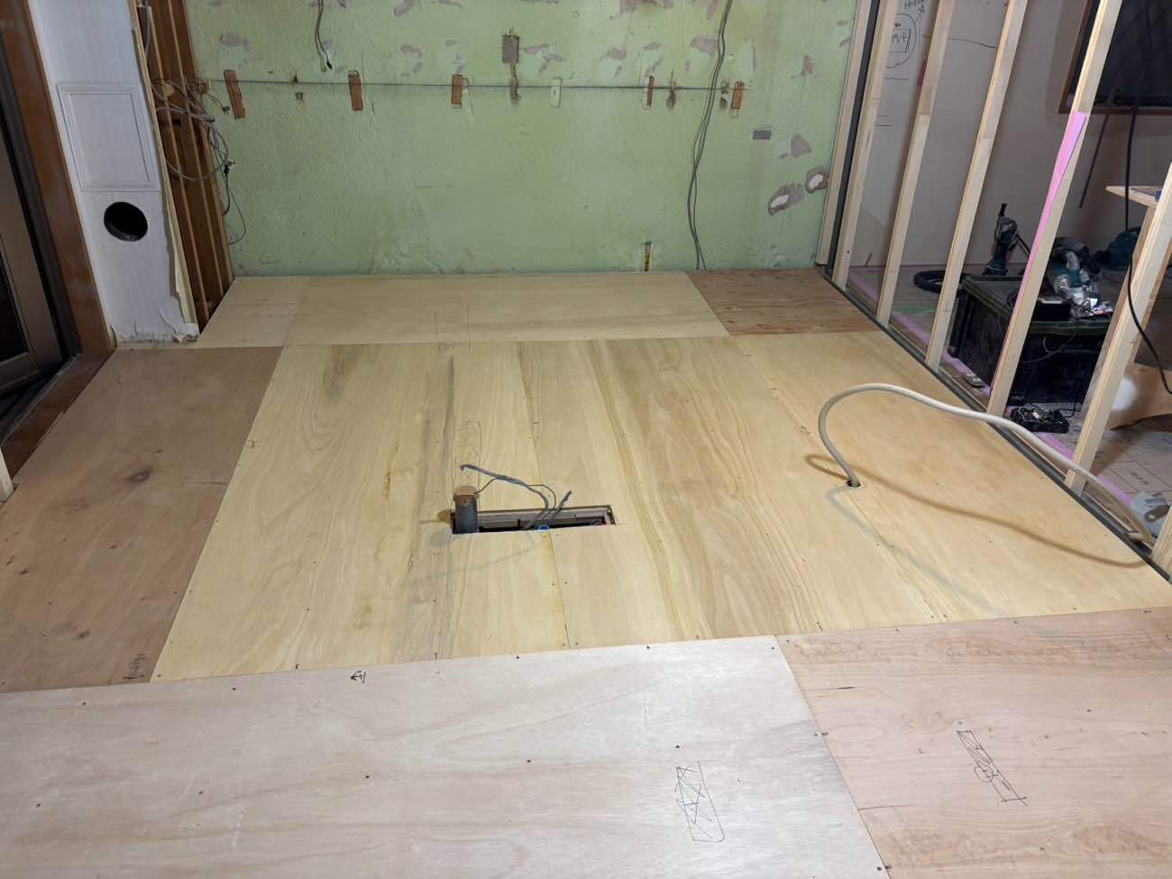 マンション　置床工事　乾式二重床（東京都中野区）