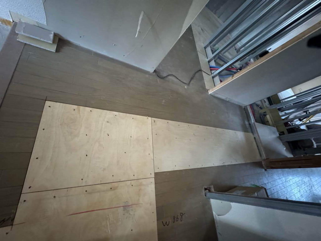 マンション　置床工事　パーチクルボード（東京都北区）