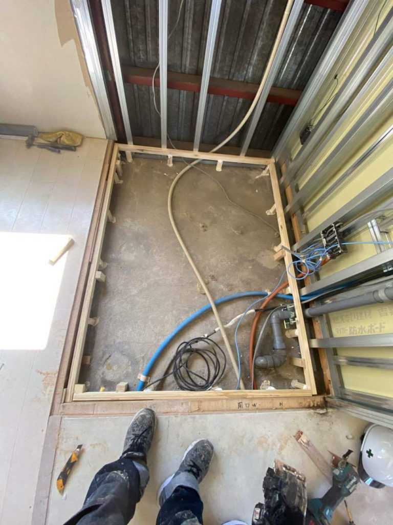 オフィス改修　置床工事　乾式二重床（横浜市戸塚区）