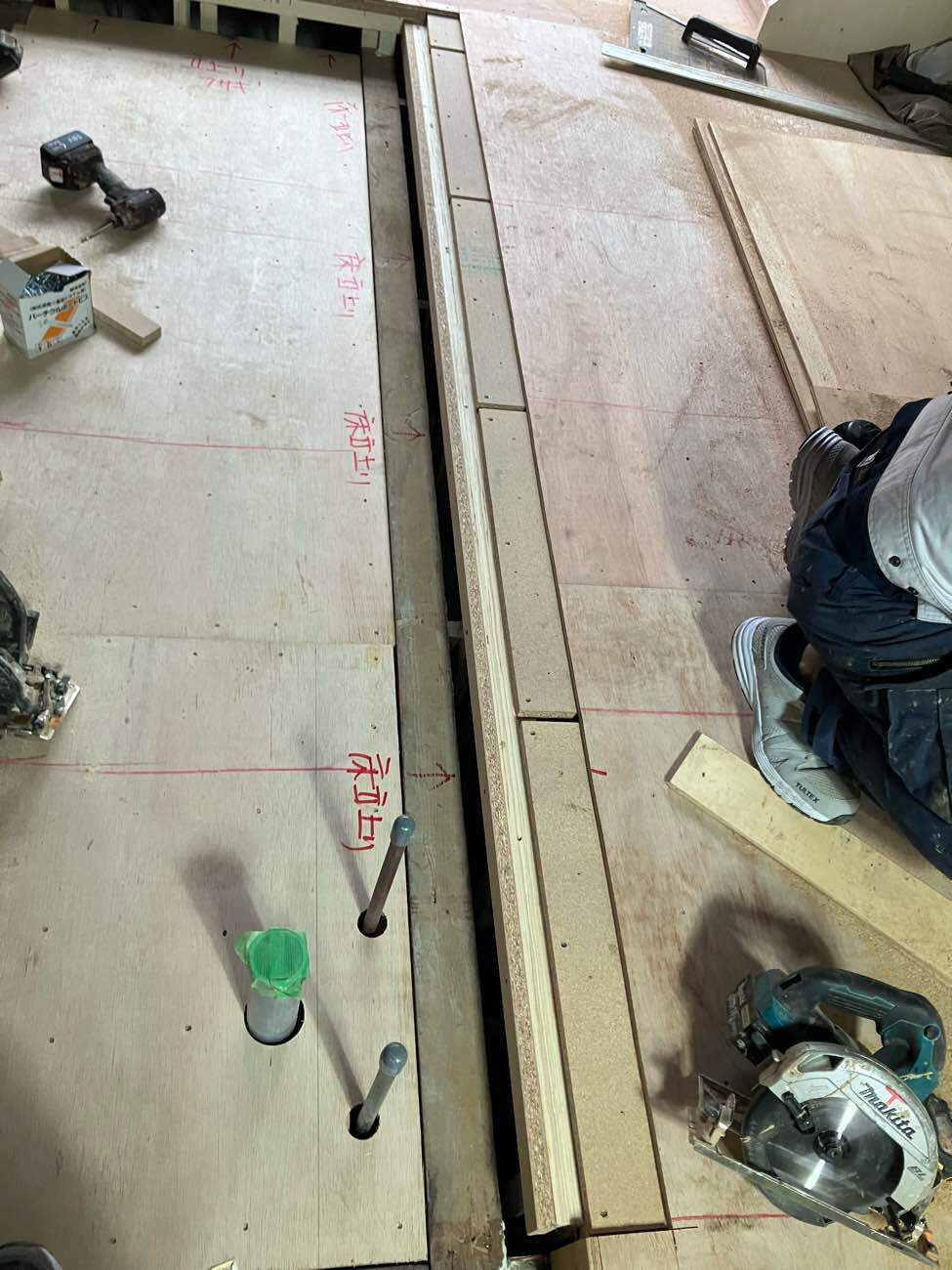 店舗　置床工事　乾式二重床（東京都板橋区）