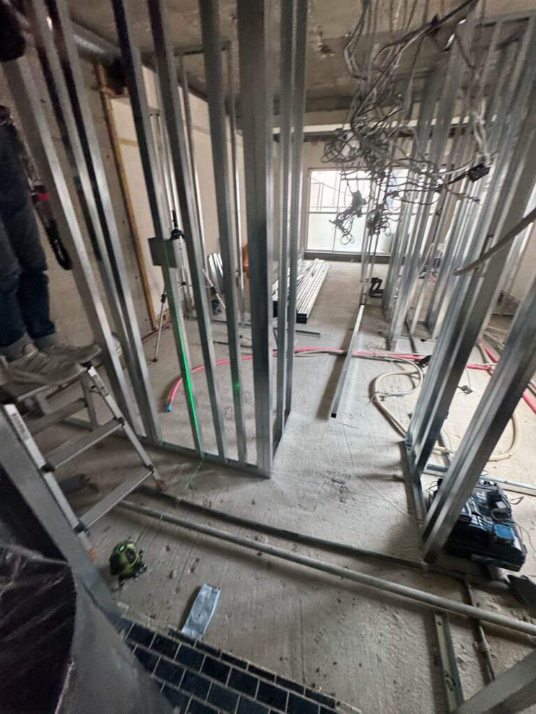 店舗　置床工事　乾式二重床（東京都千代田区）