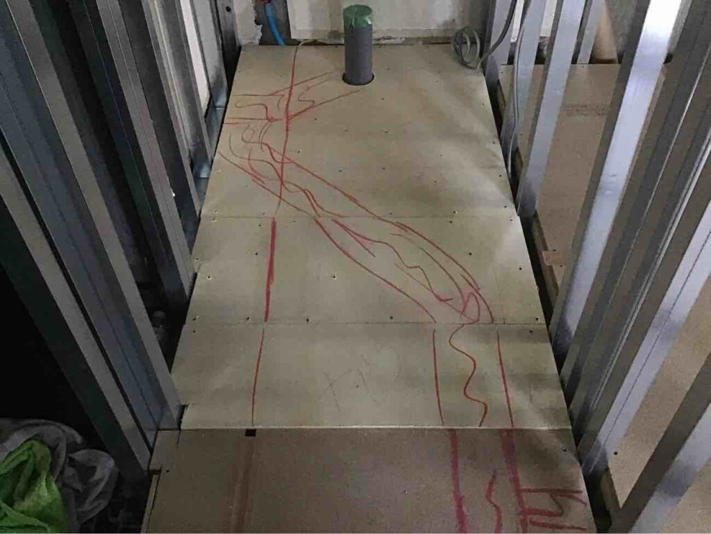 店舗　置床工事　乾式二重床（東京都千代田区）