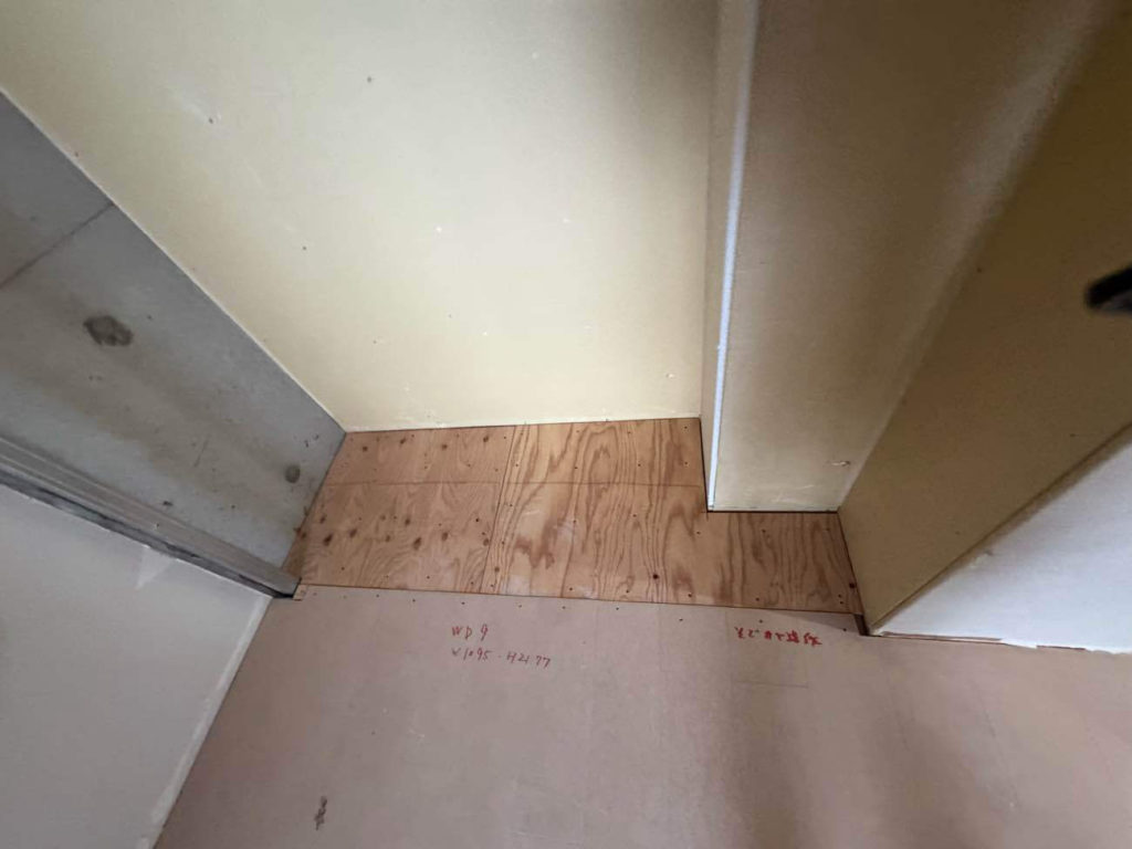 マンション　置床工事　乾式二重床（東京都中央区）