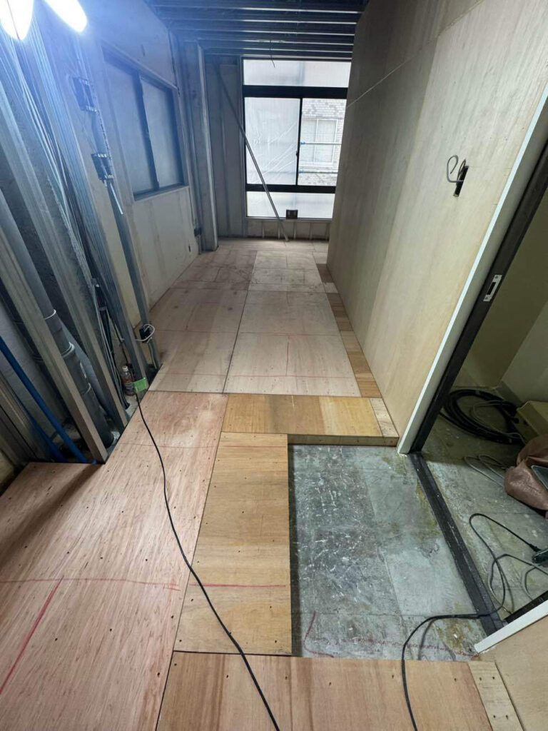 マンション改修　置床工事　フローリング　乾式二重床（東京都中央区）