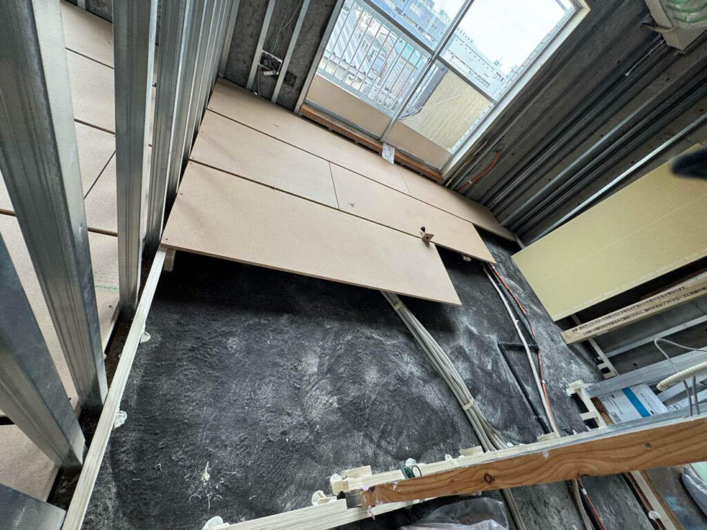 アパート改修　置床工事　乾式二重床（東京都江東区）