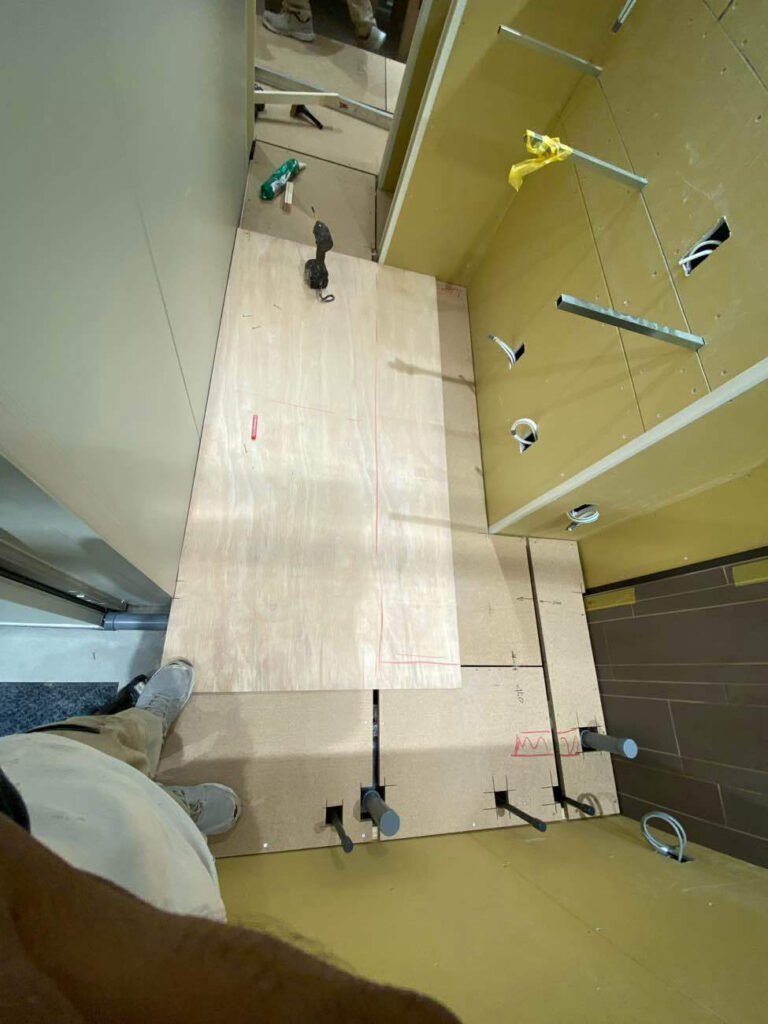 テナント夜間工事　置床工事　乾式二重床（東京都武蔵野市）