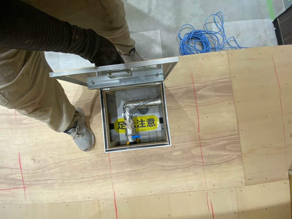 テナント夜間工事　置床工事　乾式二重床（東京都武蔵野市）