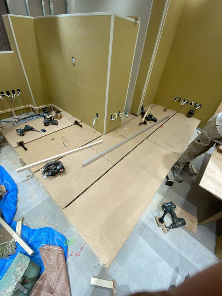 テナント夜間工事　置床工事　乾式二重床（東京都武蔵野市）