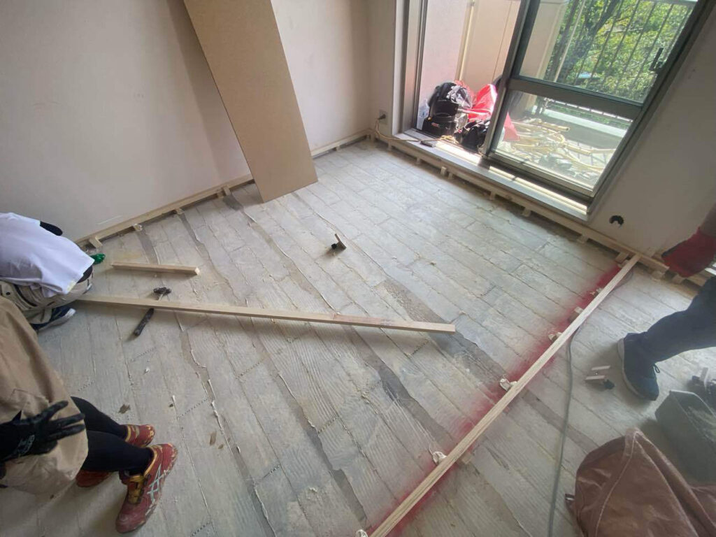 マンション　置床工事　乾式二重床（神奈川県大和市）