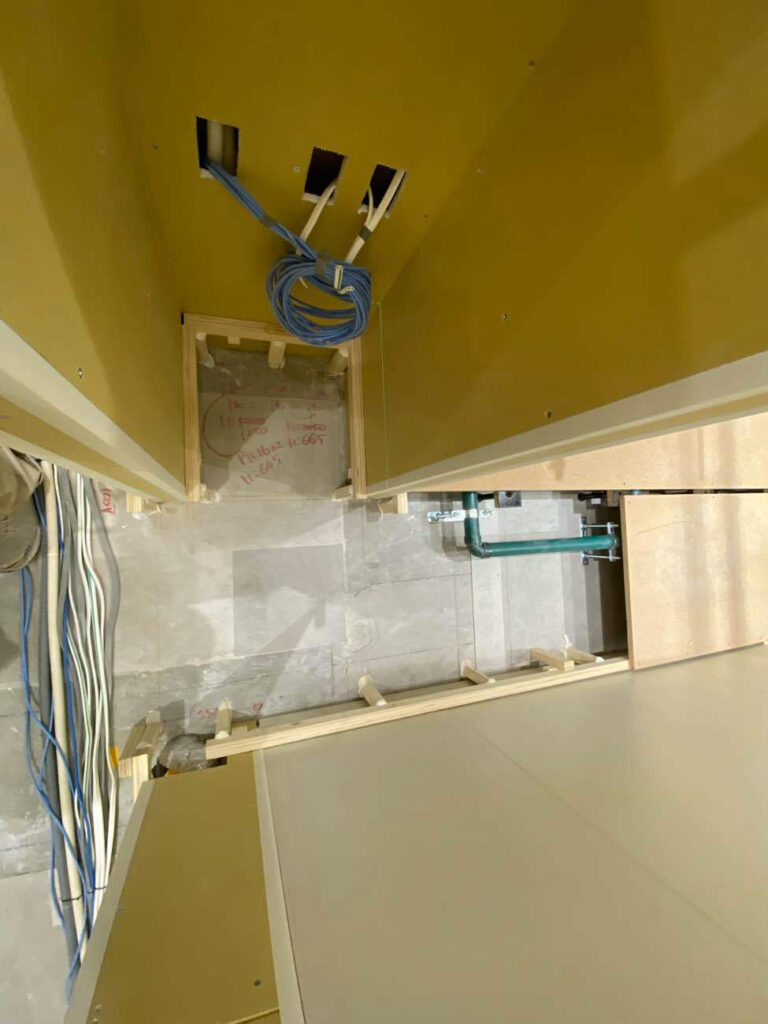 テナント夜間工事　置床工事　乾式二重床（東京都武蔵野市）