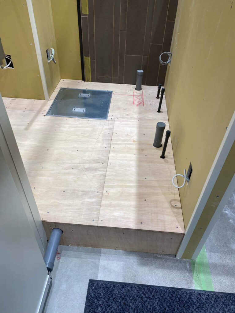 テナント夜間工事　置床工事　乾式二重床（東京都武蔵野市）