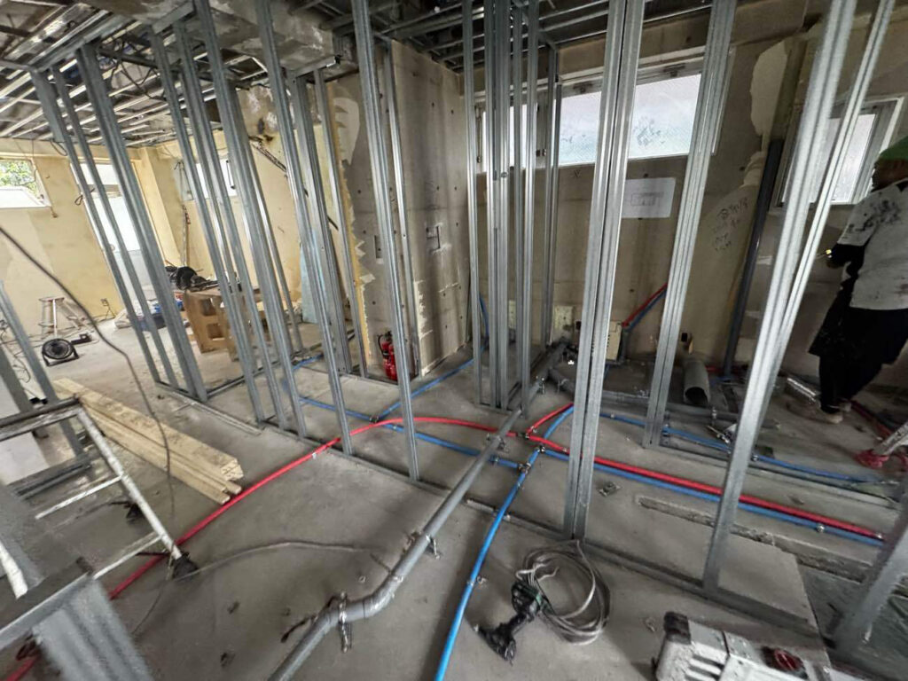 ホテル改修　置床工事　乾式二重床（東京都葛飾区）