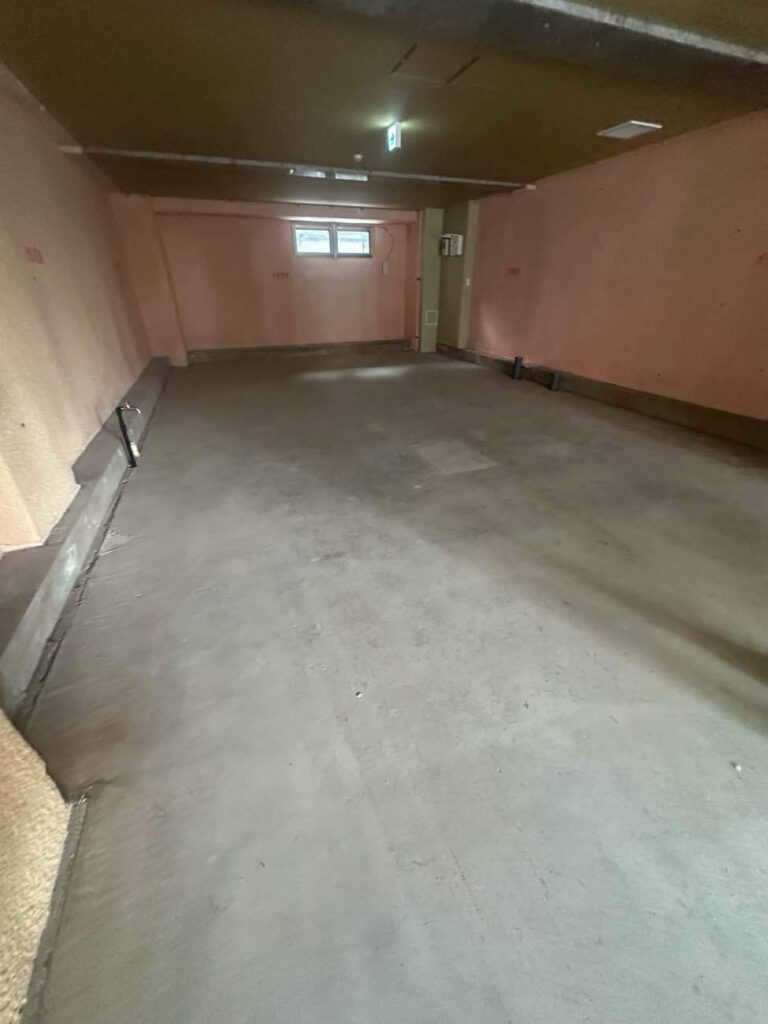 店舗　置床工事　乾式二重床（さいたま市浦和区）