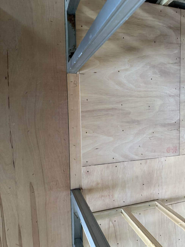 マンション　置床工事　ラワン構造用合板12ｍｍ（東京都世田谷区）