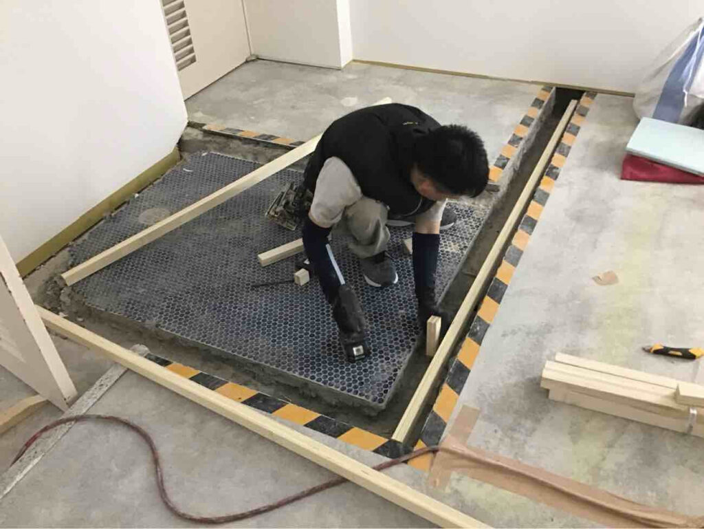 大学　置床工事　乾式二重床（神奈川県小田原市）