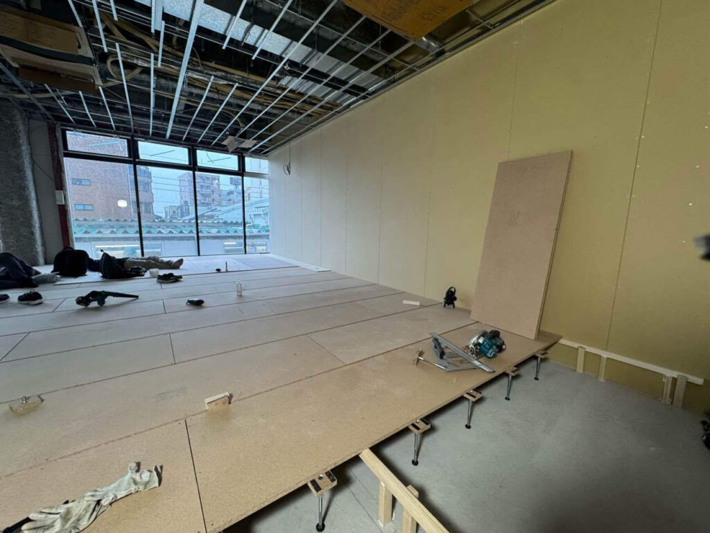 店舗　置床工事　乾式二重床（東京都西東京市）