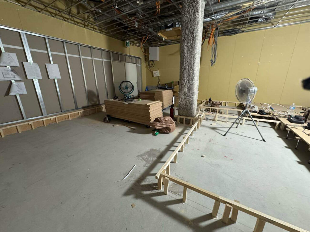 店舗　置床工事　乾式二重床（東京都西東京市）