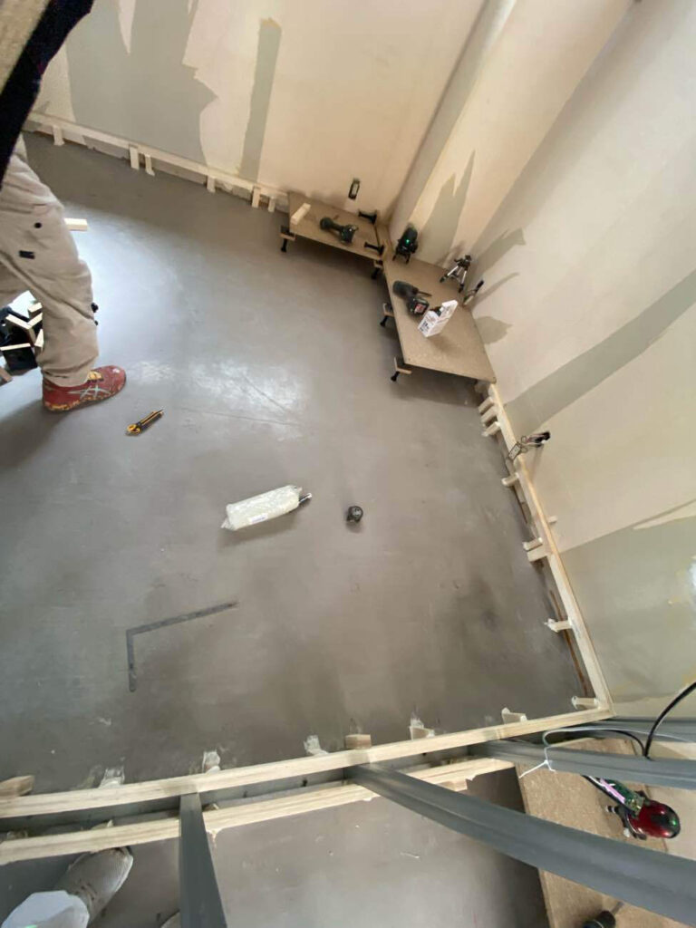 ホテル改修　置床工事　乾式二重床（東京都葛飾区）