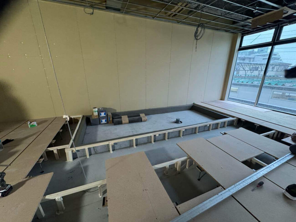 店舗　置床工事　乾式二重床（東京都西東京市）