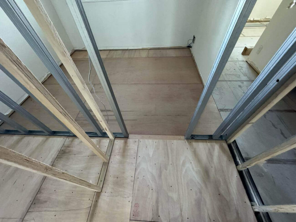 マンション　置床工事　ラワン構造用合板12ｍｍ（東京都世田谷区）