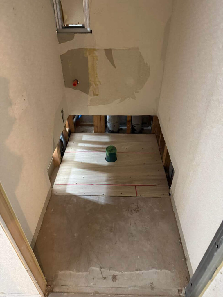 マンション　置床工事　パーチクルボード　プラ束（東京都北区）