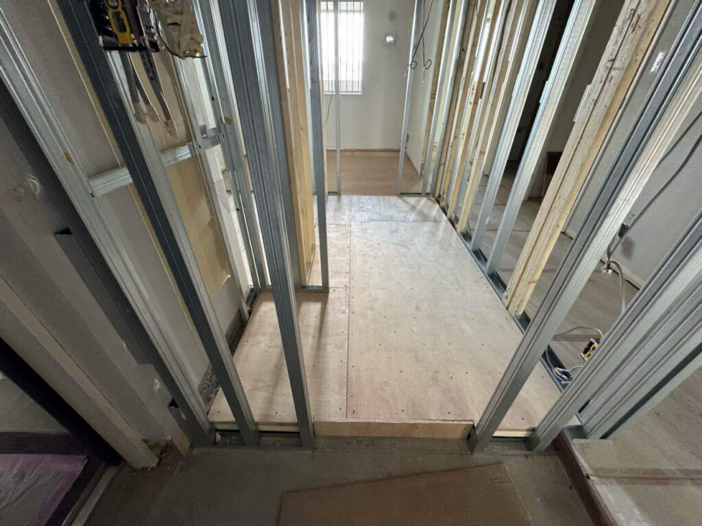 マンション　置床工事　ラワン構造用合板12ｍｍ（東京都世田谷区）