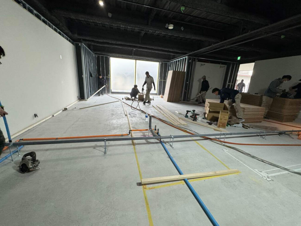 店舗　置床工事　乾式二重床（東京都港区）