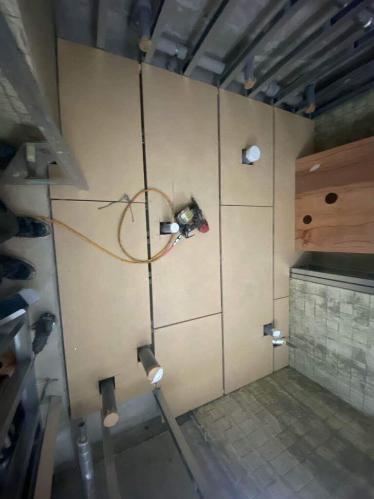 学校トイレ改修工事　乾式二重床　フクビフリーフロアＣＰ-Ｆ（東京都中野区）