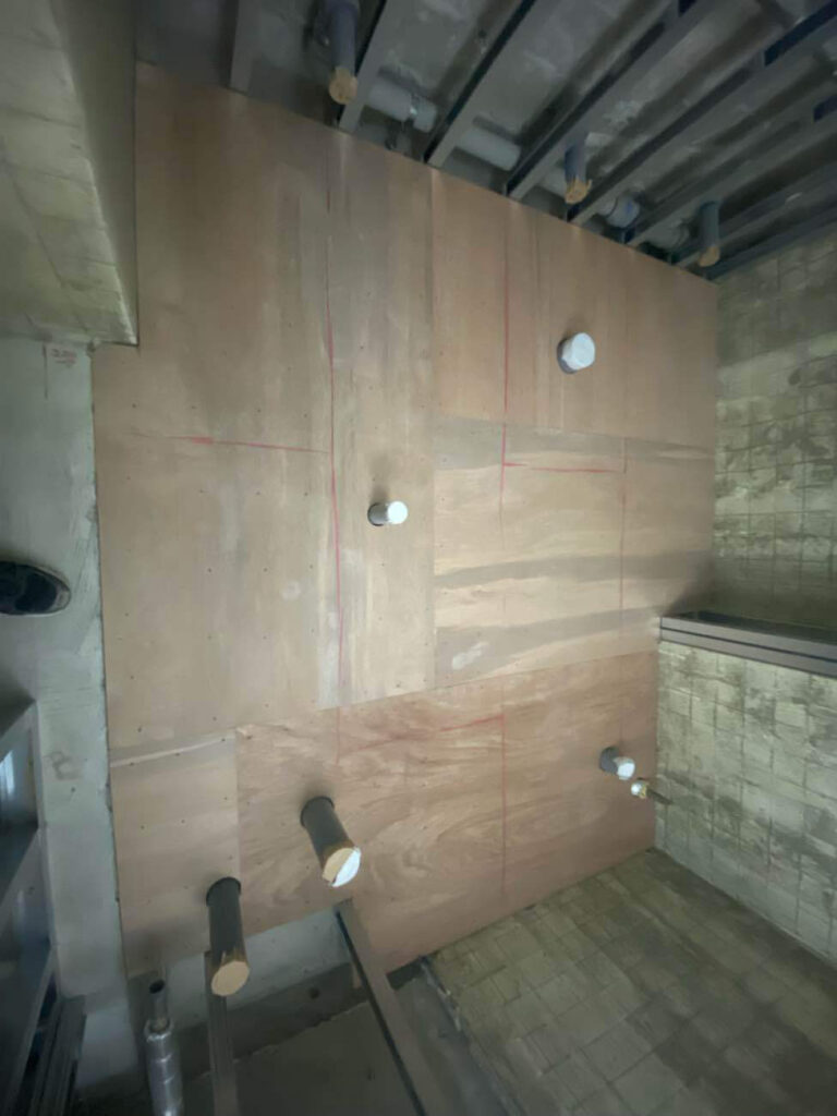 学校トイレ改修工事　乾式二重床　フクビフリーフロアＣＰ-Ｆ（東京都中野区）