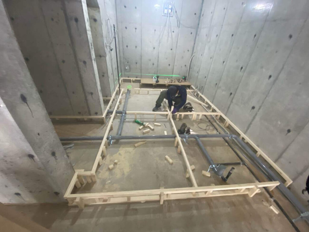 店舗　新装　置床工事　乾式二重床（東京都江東区）