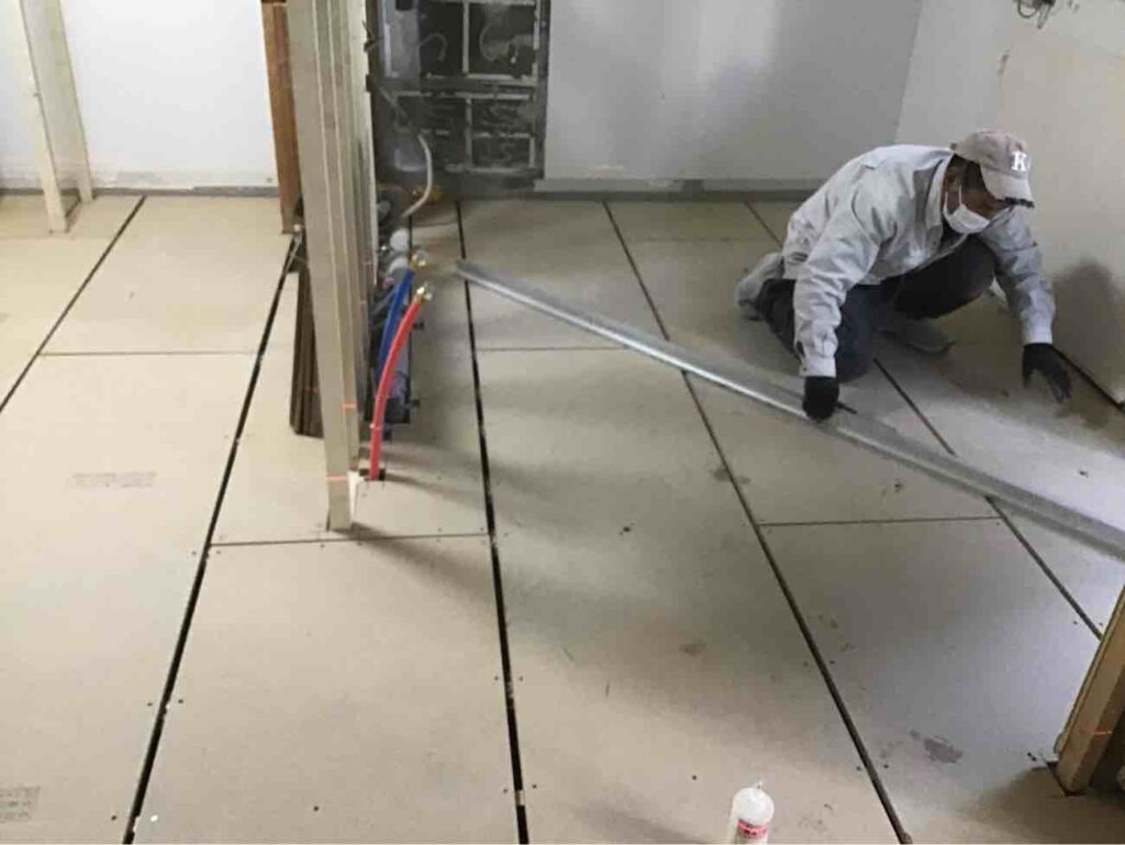 マンション 1日置床工事 乾式二重床(神奈川県大和市)