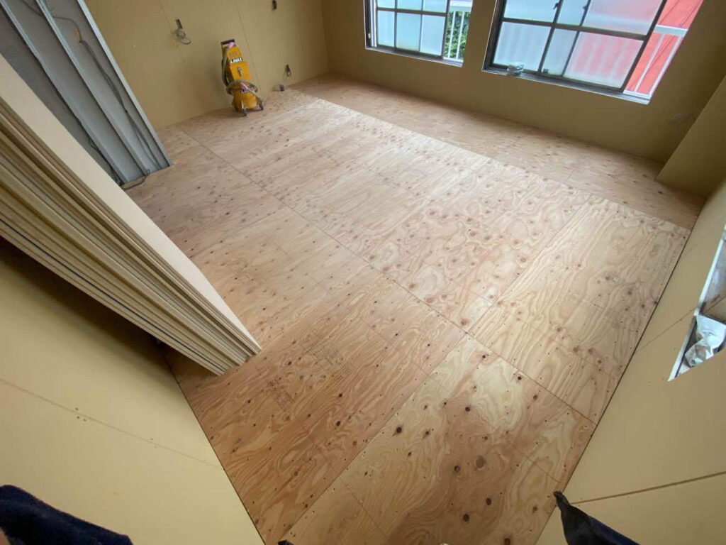 店舗　置床工事　乾式二重床（東京都台東区）