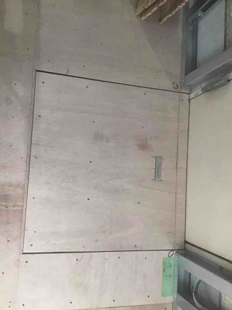 店舗新装　置床工事　乾式二重床（東京都小平市）