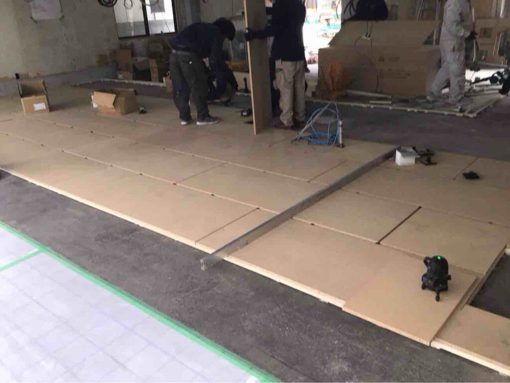 店舗新装　置床工事　乾式二重床（東京都小平市）
