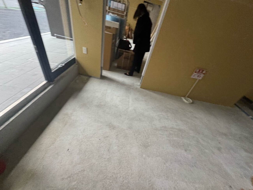 店舗　１日置床工事　乾式二重床（川崎市幸区）
