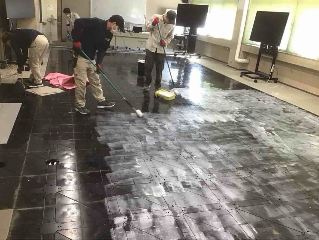 学校 タイルカーペット張替工事 GA-100(神奈川県綾瀬市)