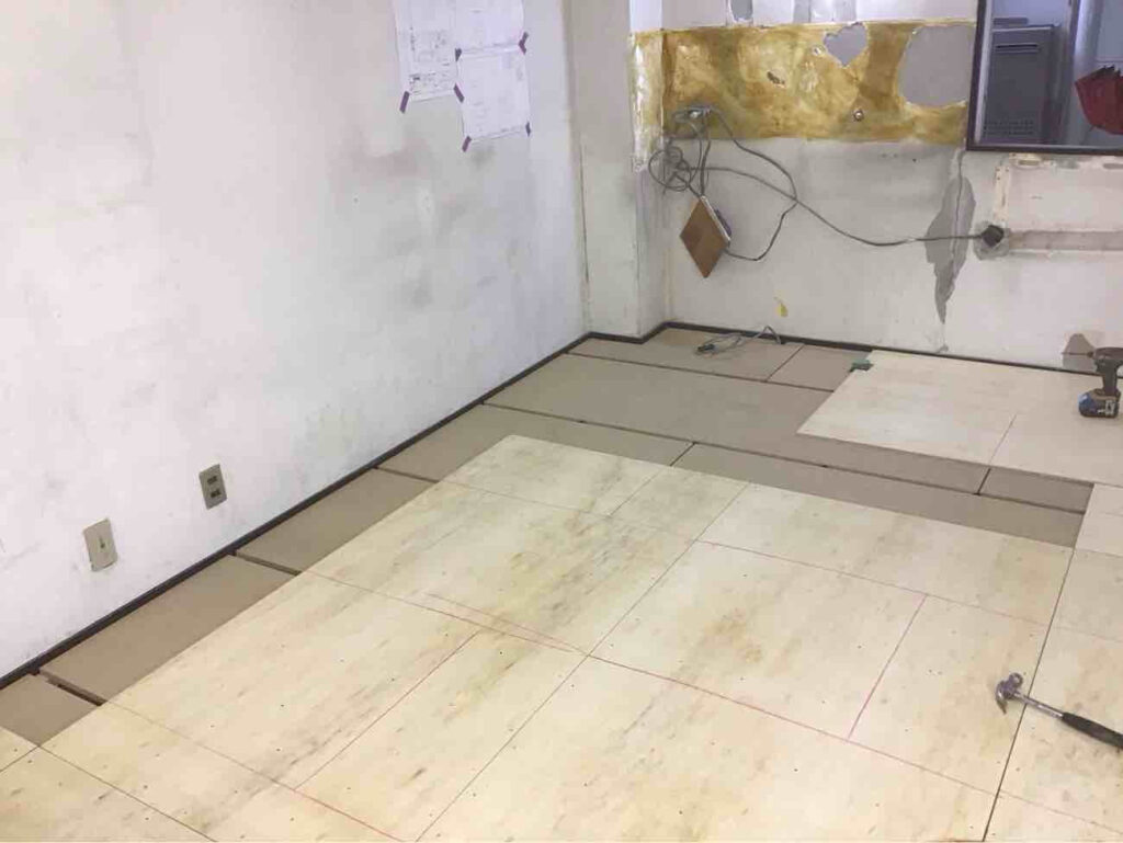 店舗 置床工事 乾式二重床(東京都中央区)