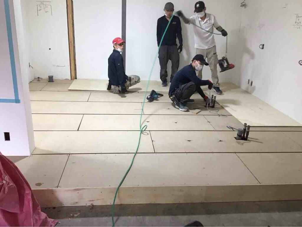 店舗　１日置床工事　乾式二重床（東京都渋谷区）