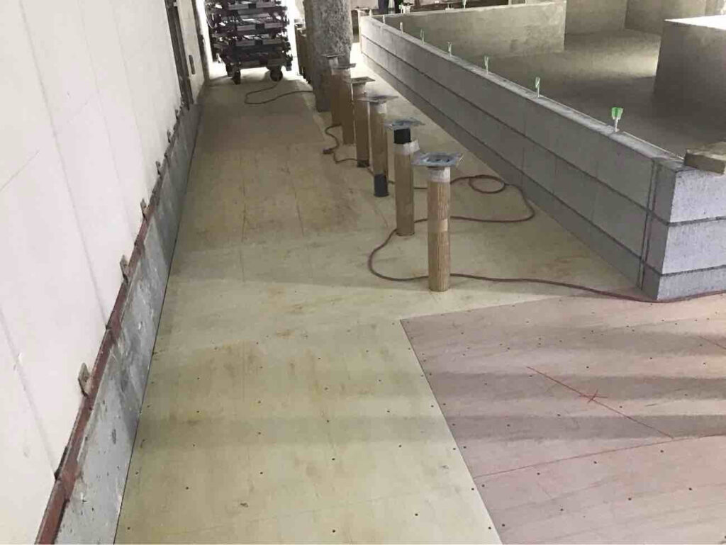 店舗 置床工事 乾式二重床(東京都新宿区)