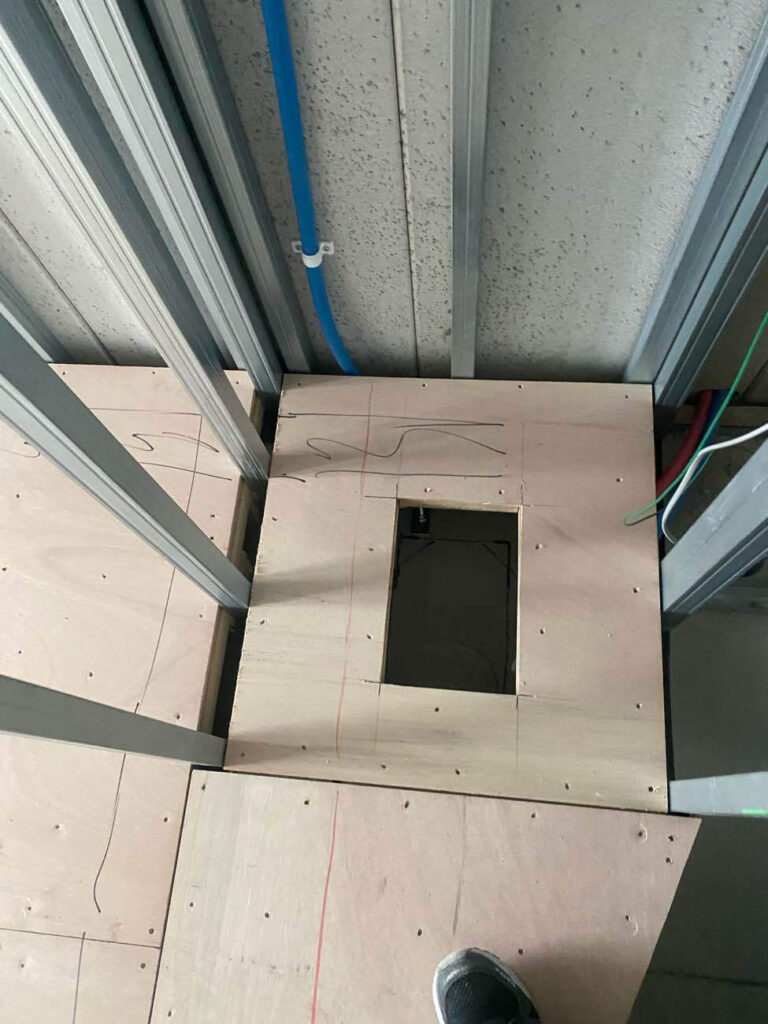 マンション　置床工事　乾式二重床（東京都新宿区）