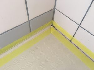 東京都狛江市にて、戸建住宅の浴室床のリフォーム工事を行いました。