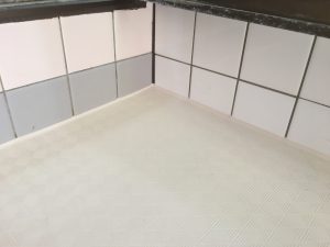 東京都狛江市にて、戸建住宅の浴室床のリフォーム工事を行いました。