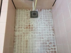 栃木県那須塩原市にて、 浴室リフォーム、浴室床に「あんから」施工工事を行いました。
