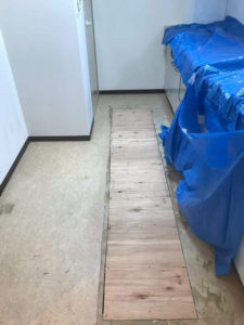 マンション 床復旧工事 針葉樹合板（東京都港区元麻布）