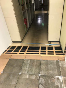 店舗 追加工事 OAフロア、スロープ造作工事（埼玉県羽生市）