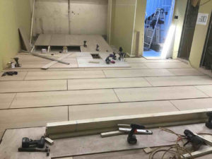 シュミレーションゴルフ店舗　置床工事　乾式二重床（東京都大田区）