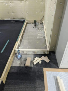 シュミレーションゴルフ店舗　置床工事　パーチクルボード（東京都文京区）