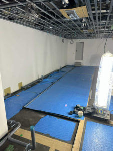 店舗　置床工事　乾式二重床（東京都中央区）