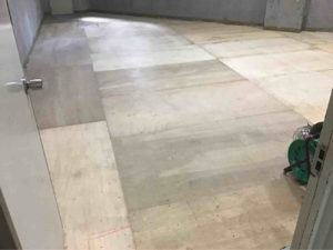 倉庫　置床工事　乾式二重床（東京都町田市）