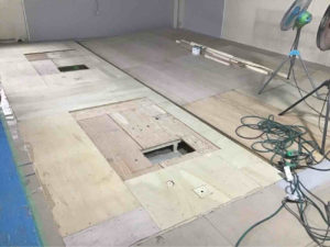 シュミレーションゴルフ店舗　置床工事　乾式二重床（神奈川県府中市）